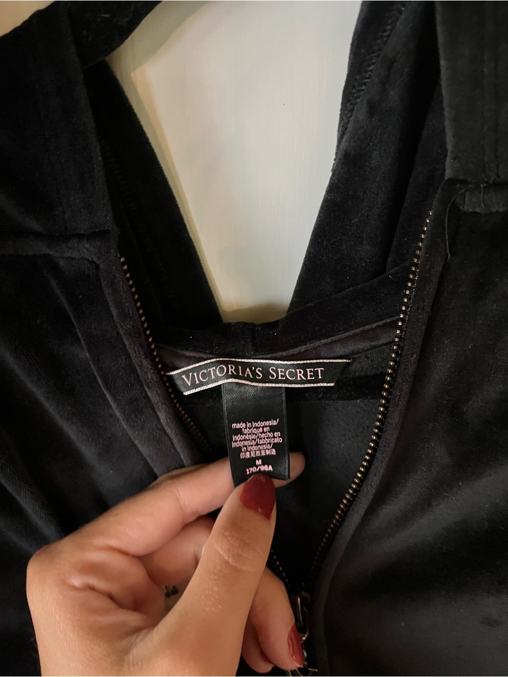 Victoria's Secret Black Velour Hooded Lounge Set - Picture 4 of 6